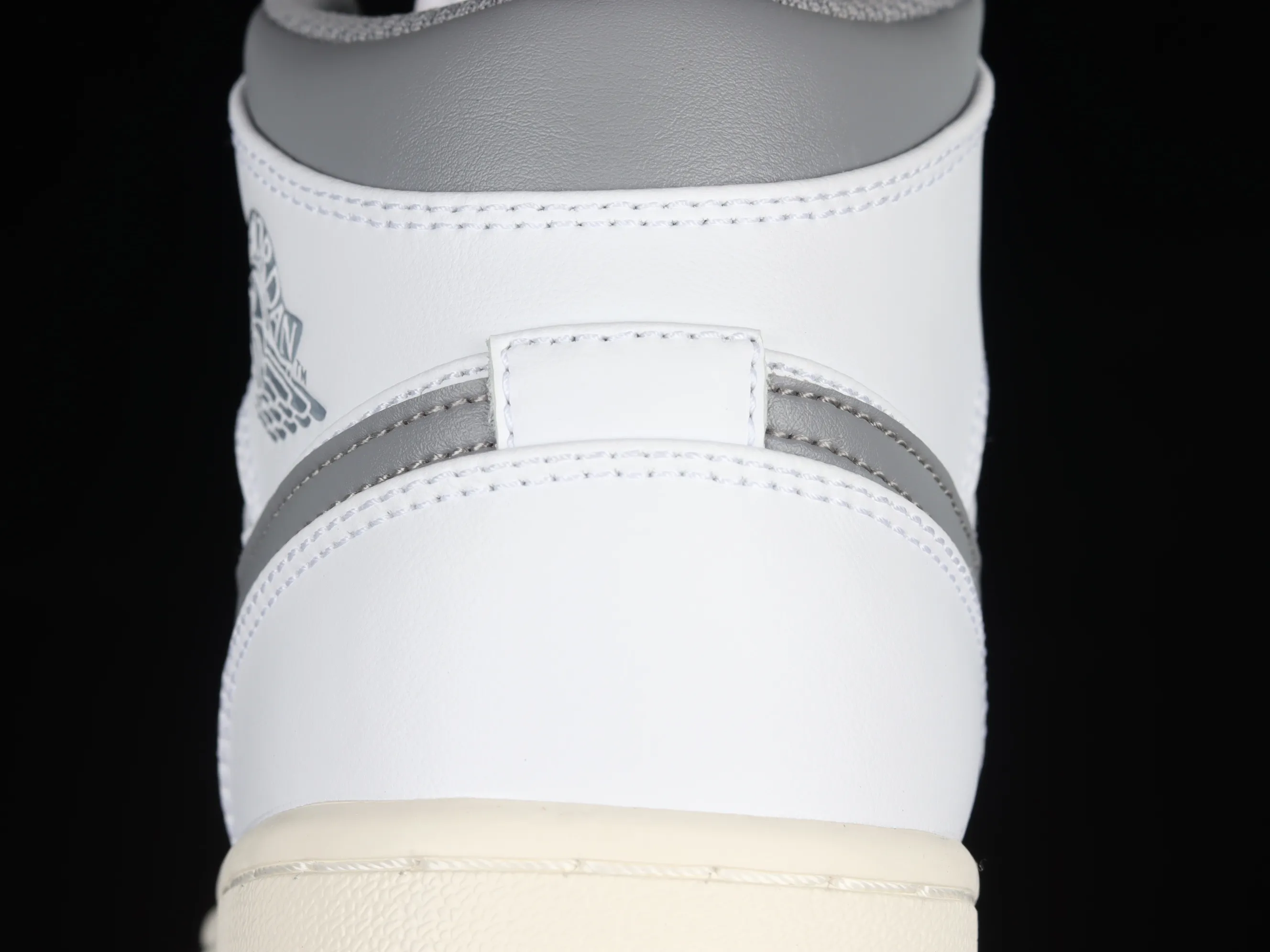 All categories Air Jordan Jordan series basketball shoes Air Jordan 1 Mid Air Jordan 1 Mid "Vintage Grey" AJ1 Joe 1 white gray first year China basketball shoes 554724-135